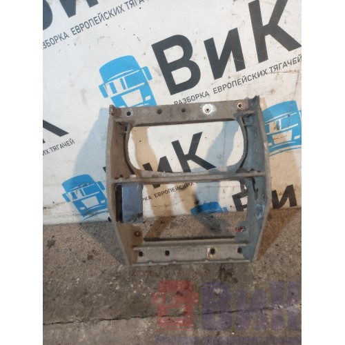 Кронштейн нижней подножки Renault Premium 001637 LH (654)-3