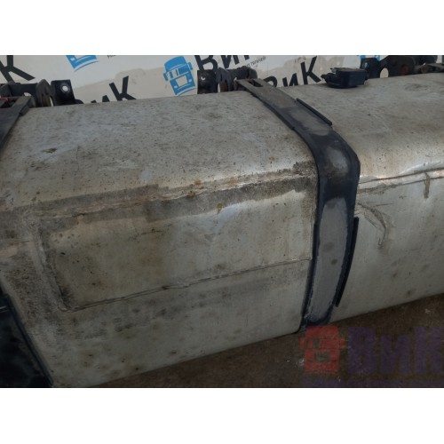Бак топливный Renault Premium 001637 202х67х56 с топливозаборником и 3-мя кронштейнами с деф. (584)-5