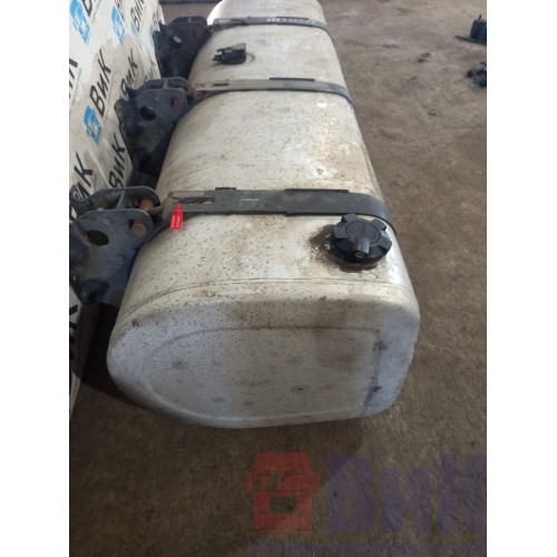 Бак топливный Renault Premium 001637 202х67х56 с топливозаборником и 3-мя кронштейнами с деф. (584)-1