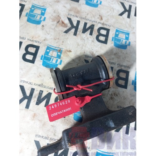 Кронштейн крепления торсиона кабины Renault Premium 001637 (629)-1