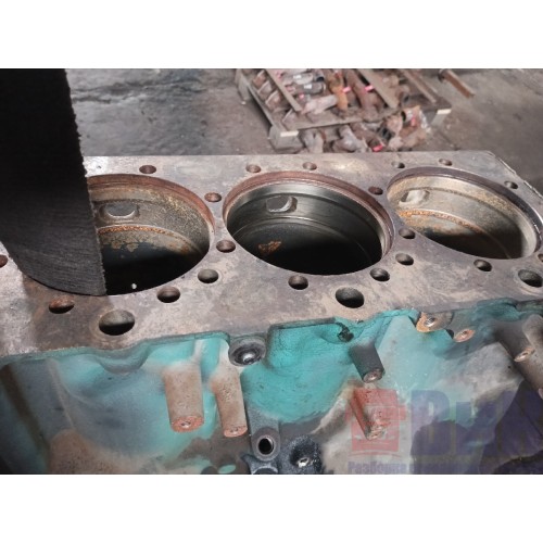 Блок цилиндров двигателя Volvo D13A (536)-27