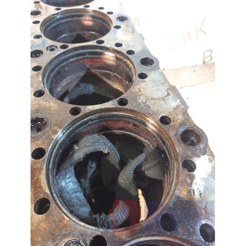 Блок цилиндров двигателя Volvo FH 12 D12A 285650 (320)-7