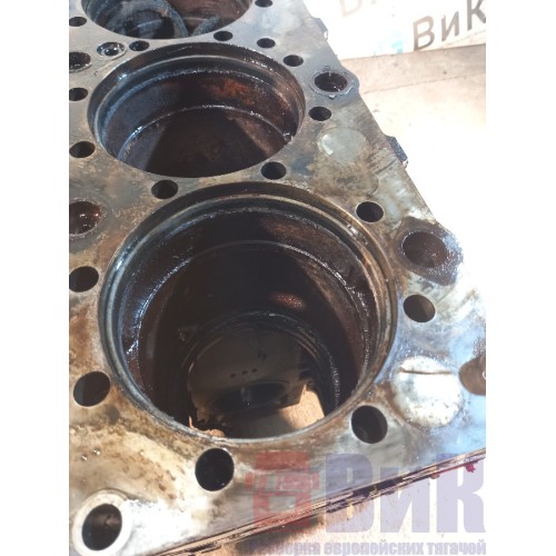 Блок цилиндров двигателя Volvo FH 12 D12A 285650 (320)-5