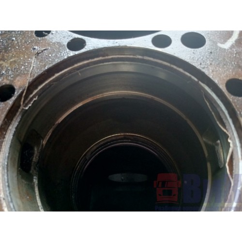 Блок цилиндров двигателя Volvo D12D (443)-5