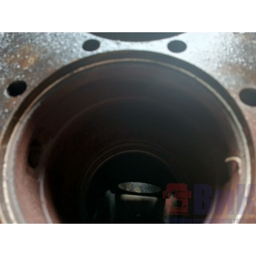 Блок цилиндров двигателя Volvo D12D (443)-4