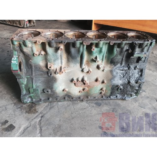 Блок цилиндров двигателя Volvo D12D (433)-3