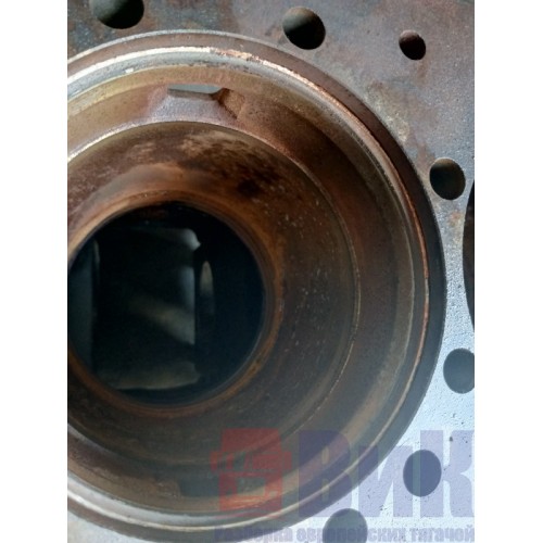 Блок цилиндров двигателя Volvo D12D (433)-9