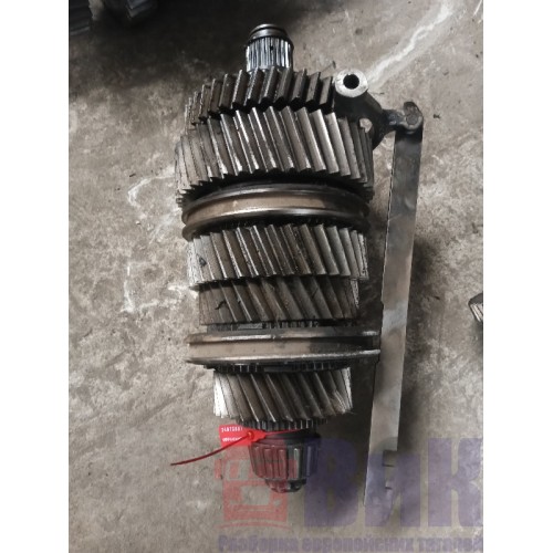 Вторичный вал Mercedes Benz G-210 без шестерни лучевой (801)