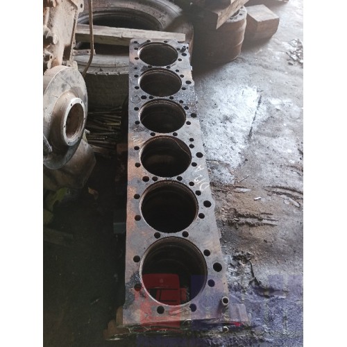 Блок цилиндров двигателя Volvo D12A (326)-6