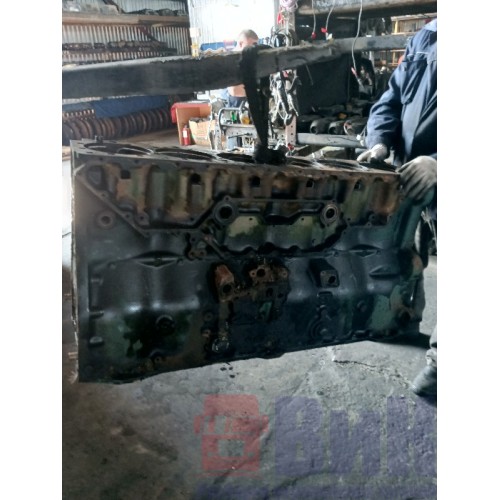 Блок цилиндров двигателя Volvo D12A (326)-8