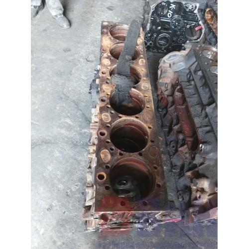 Блок цилиндров двигателя Volvo D13A (140)-1