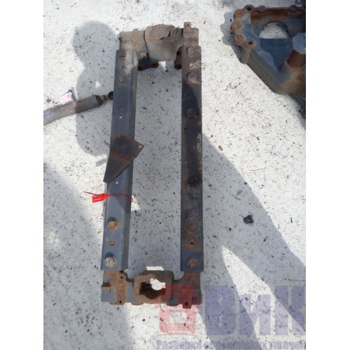 Кронштейн буксировочного крюка DAF CF в сборе (950)