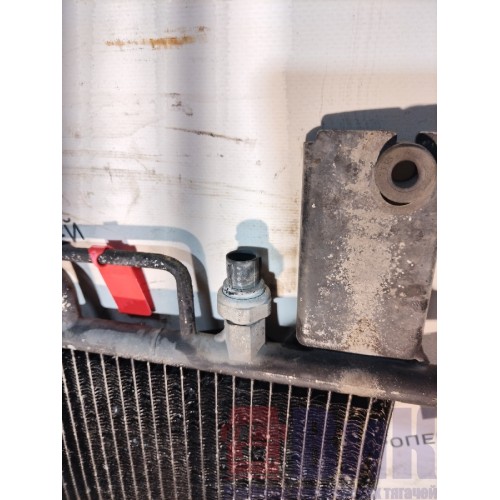Радиатор кондиционера Scania P380 023941 с датчиком (663)-3