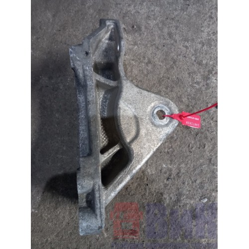 Кронштейн кабины Volvo FH 12 передний (929)-1