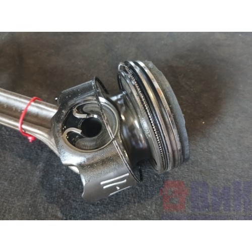 Шатун Renault DXI 11 в сборе с поршнем (010)-6