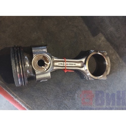 Шатун Renault DXI 11 в сборе с поршнем (013)