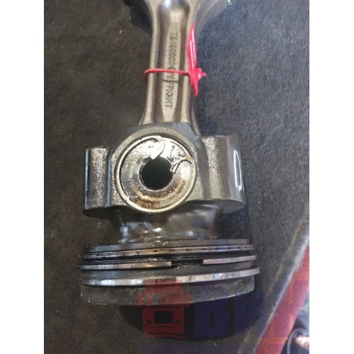 Шатун Renault DXI 11 в сборе с поршнем (012)-3