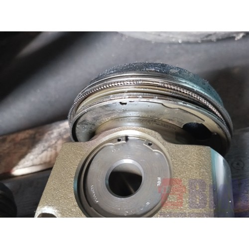 Шатун Renault DXI 13 в сборе с поршнем (159)-2