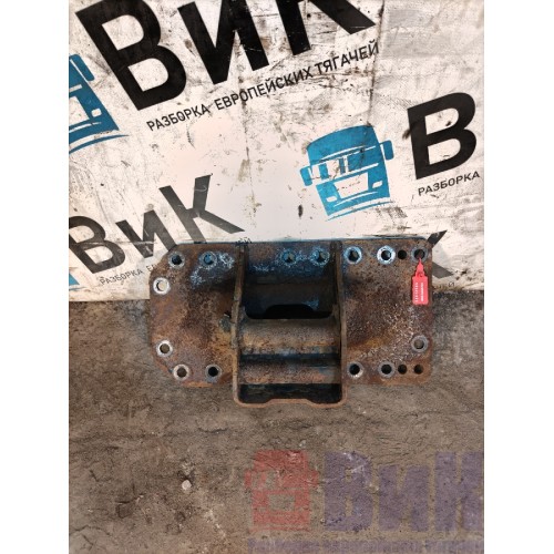 Кронштейн средней траверсы (над коробкой) MAN TGS 155964 (485)