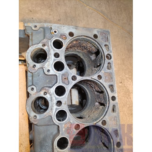 Блок цилиндров двигателя Renault Midlum DXI-7 (323)-9