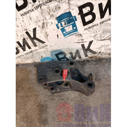 Кронштейн (проставка) ГУРа MAN TGS 18.440 040584 (275)