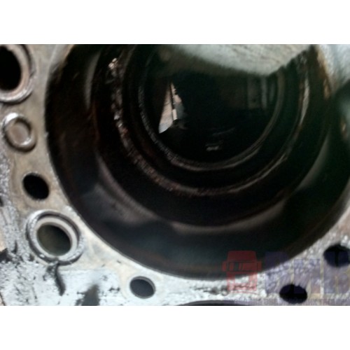 Блок цилиндров двигателя Scania-4 PDE 420 (184)-13