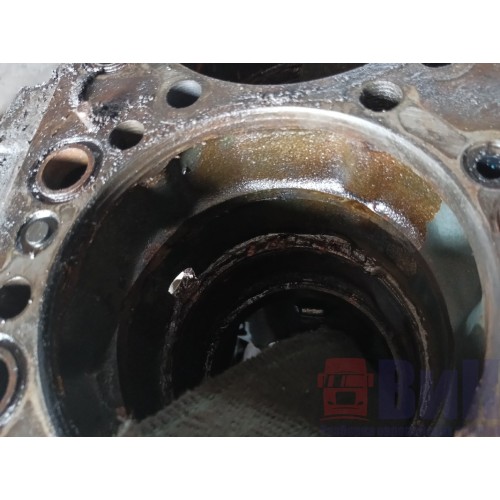 Блок цилиндров двигателя Scania-4 PDE 420 (184)-4