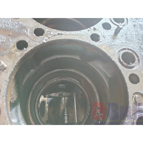 Блок цилиндров двигателя Scania-4 PDE 420 (184)-5