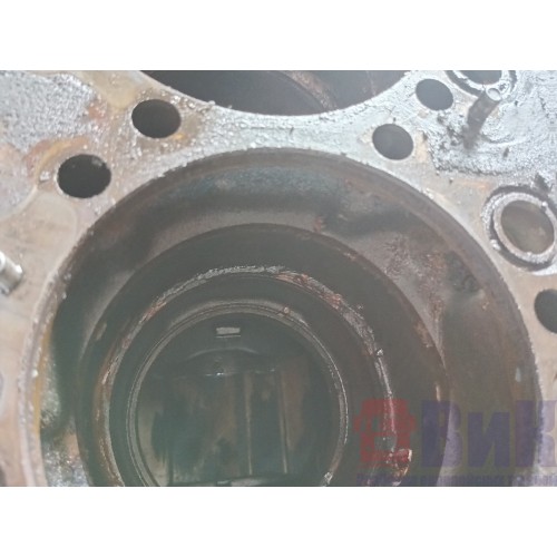 Блок цилиндров двигателя Scania-4 PDE 420 (184)-11