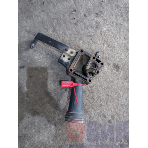 Патрубок термостата Renault Premium DXI 11 с деф. (985)