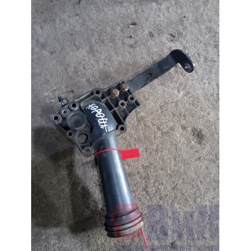 Патрубок термостата Renault Premium DXI 11 с деф. (985)-3