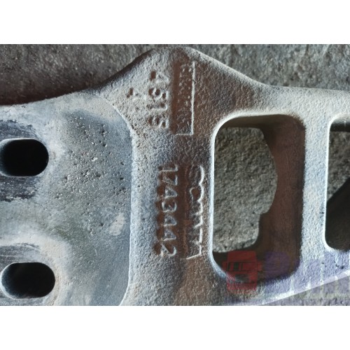 Кронштейн КПП Scania 5 GRS895R (857)-4