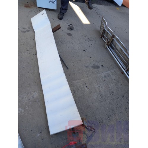 Спойлер кабины MAN ш.к. боковой LH неориг. деф. (954)