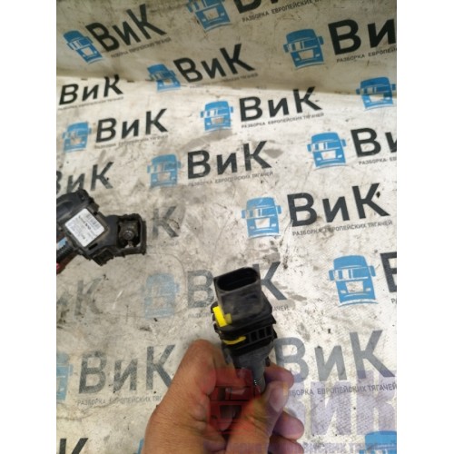 Датчик АКБ Volvo FH 4 704890 (557) -3