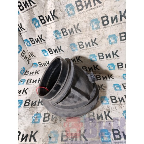 Патрубок воздушного фильтра Volvo FH 4 704890 резиновый (452)