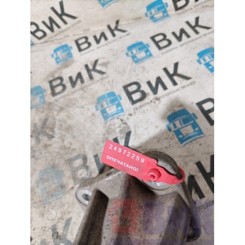 Кронштейн радиатора Scania R 440 318231 (259)-1