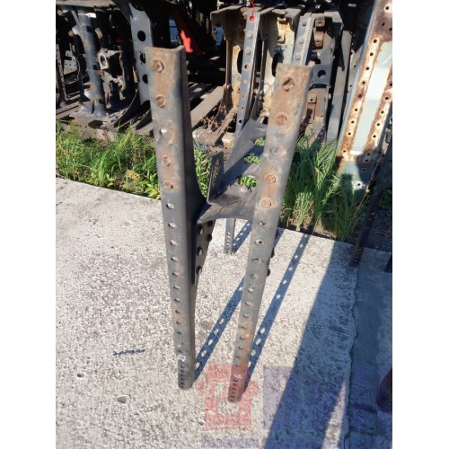 Траверса MAN центральная (23 отверстия) (785)-5