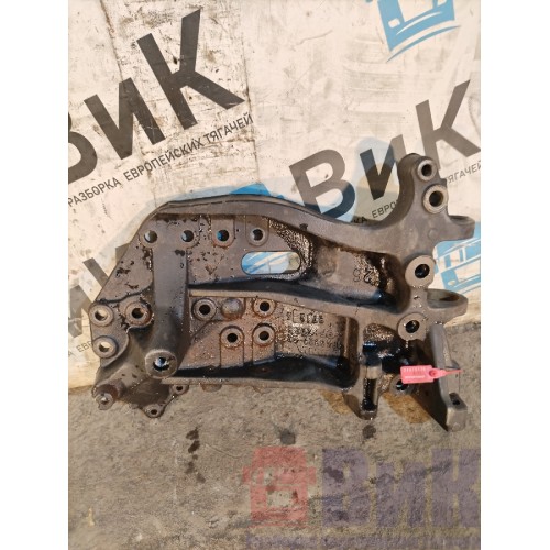 Кронштейн буксировочного пальца Scania R 440 318231 LH (175)