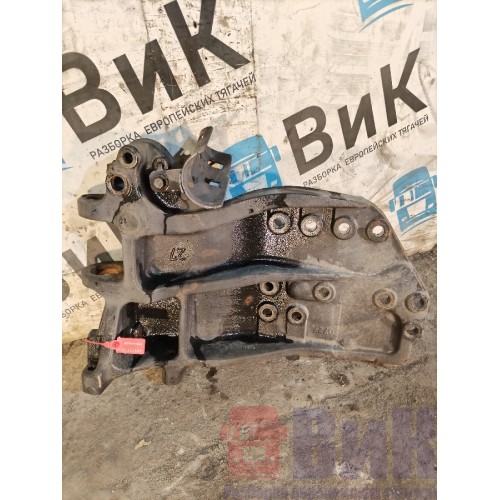 Кронштейн буксировочного пальца Scania R 440 318231 RH (173)