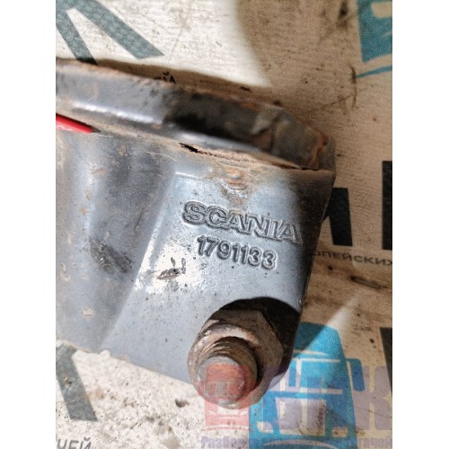 Кронштейн задней пневмоподушки Scania R 440 318231 (138)-2