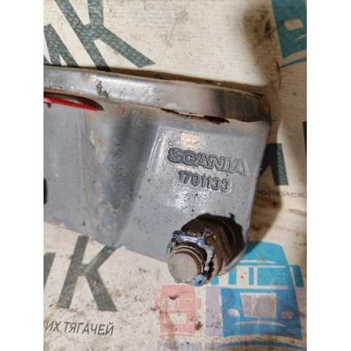 Кронштейн задней пневмоподушки Scania R 440 318231 (137)-1
