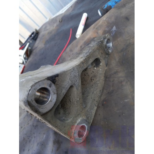 Кронштейн двигателя Renault DXI 11 RH задний (731)-3