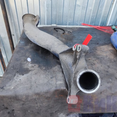 Патрубок интеркулера Volvo D13A (716)-1