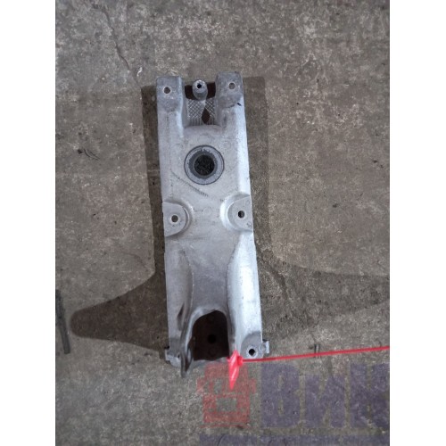 Кронштейн кабины Renault Magnum задний (682)-1