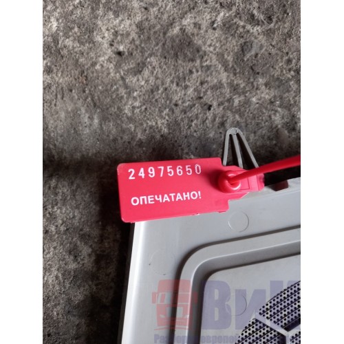 Накладка на динамик Renault Magnum DXI 13 RH (650)-1