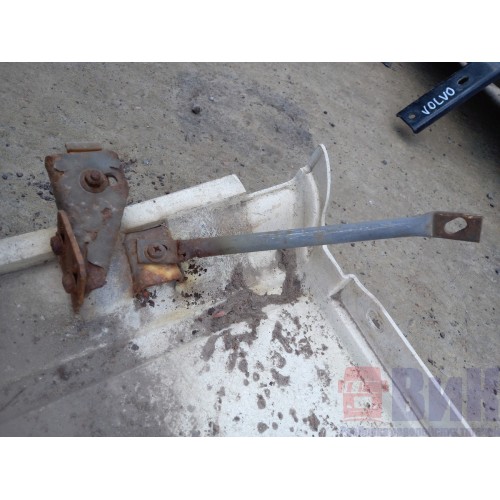 Спойлер кабины Iveco боковой верхний деф. RH (352)-1