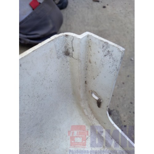 Спойлер кабины Iveco боковой верхний деф. LH (351)-5