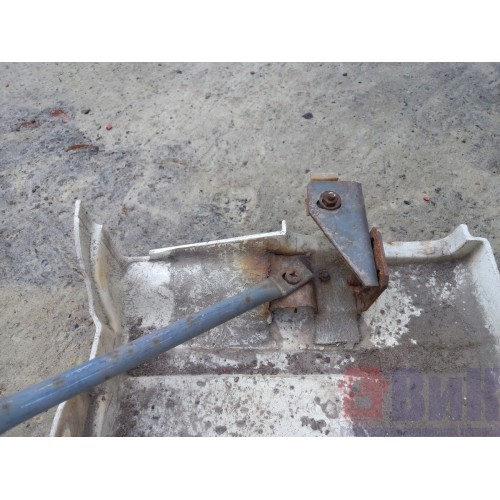 Спойлер кабины Iveco боковой верхний деф. LH (351)-1