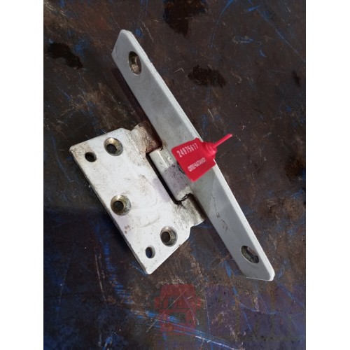 Петля двери Renault Magnum DXI 13 (617)