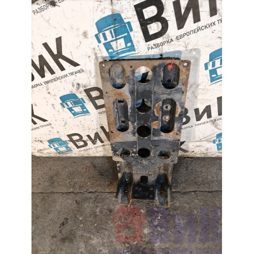 Кронштейн крыла переднего MAN TGS 19.400 041670 под кабину (887)-1